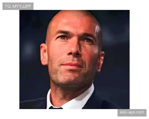 齐达内技术美学引领足球艺术重塑，新时代展现无限可能