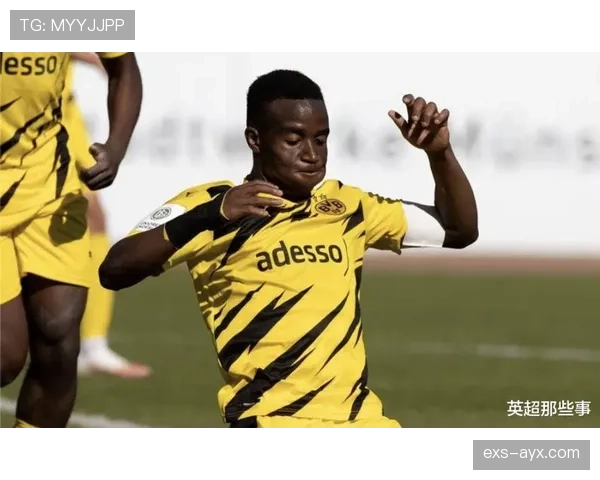 阿克右后卫闪耀赛场，荷兰新星崛起引瞩目