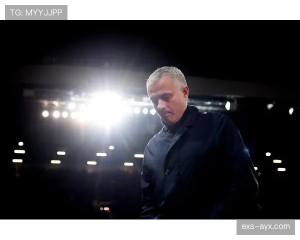 穆里尼奥重返英超，曼联状态回暖引关注